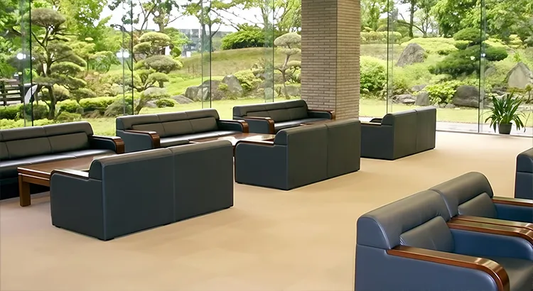 愛川聖苑のロビー