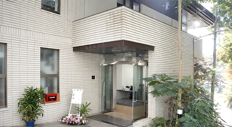 小坪誠行社斎場の外観