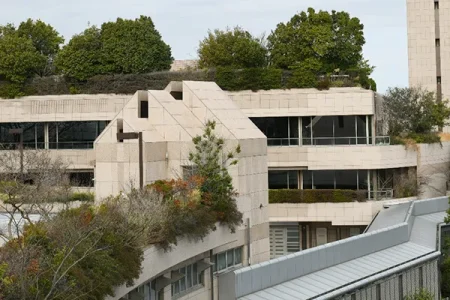 久保山斎場の外観写真