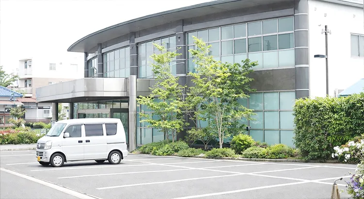 西寺尾火葬場の駐車場