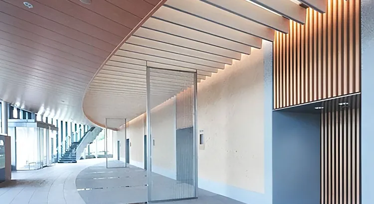 深丘園のホール