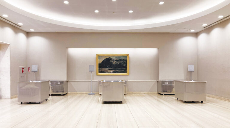 町屋斎場の収骨室