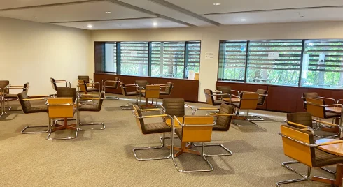 埼葛斎場のロビー写真