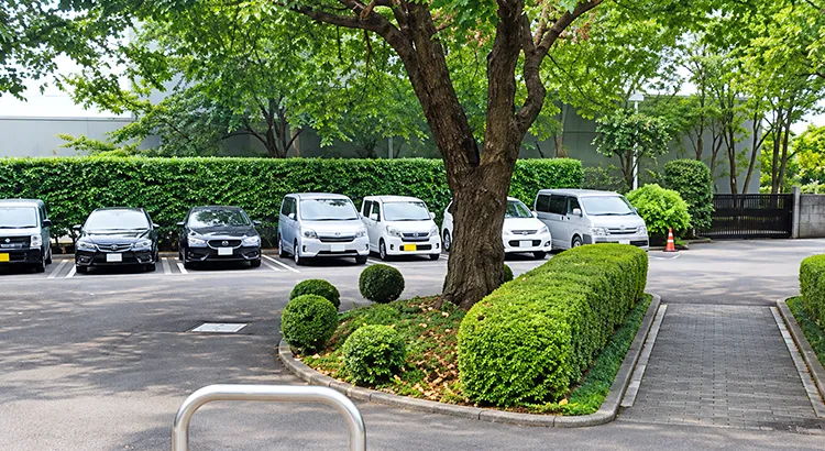 立川市斎場の駐車場