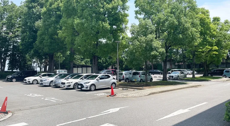 ウイングホール柏斎場の駐車場