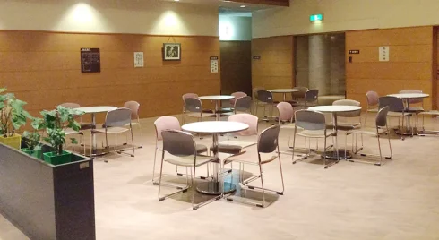 八富成田斎場のロビー写真