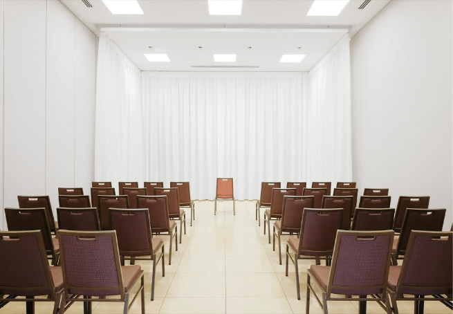 四ツ木斎場の式場：桜