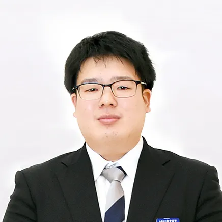 葬祭プランナーの松嵜　靖長