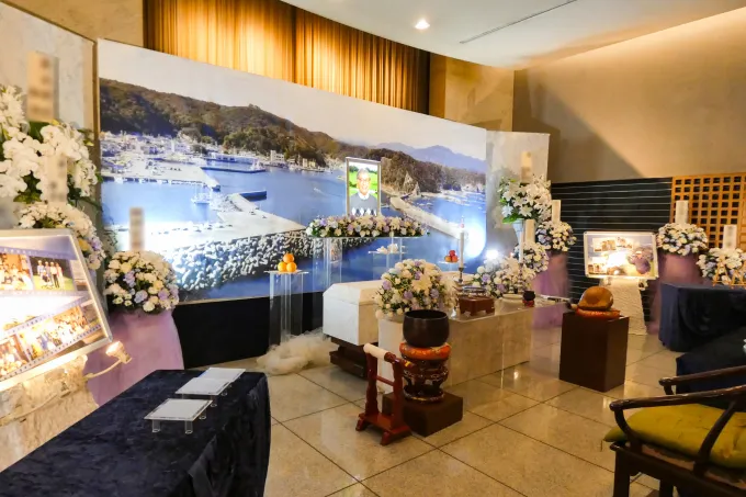 海の風景が広がる式場
