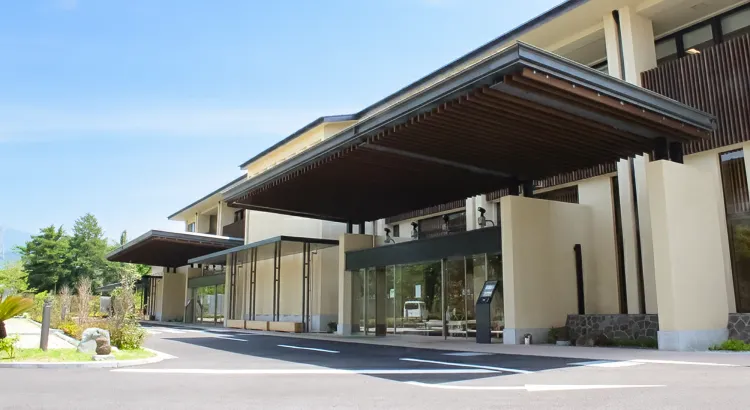 秦野斎場の外観