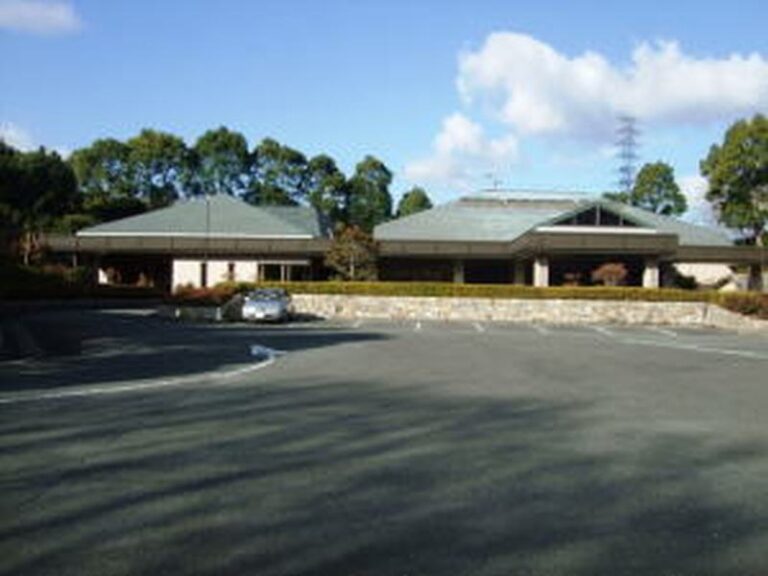 柏原市斎場の外観１