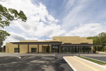 大阪狭山市立斎場の外観写真