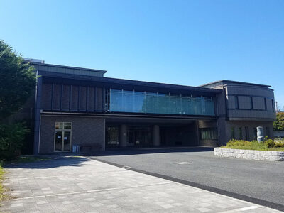 吹田市立やすらぎ苑の外観写真