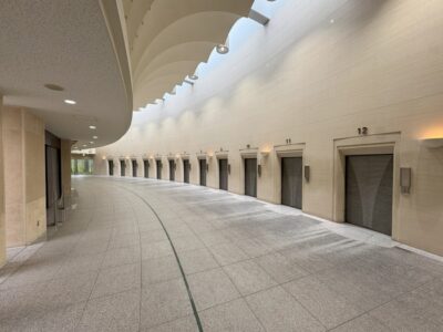 八尾市立斎場の炉前ホール写真