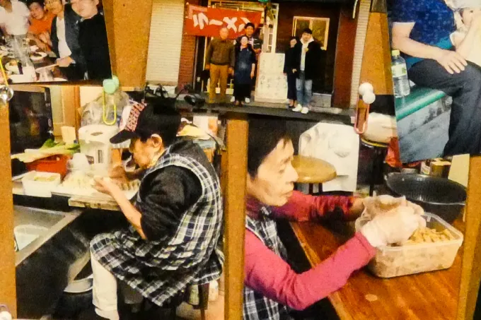ラーメン屋で働くおばあちゃん