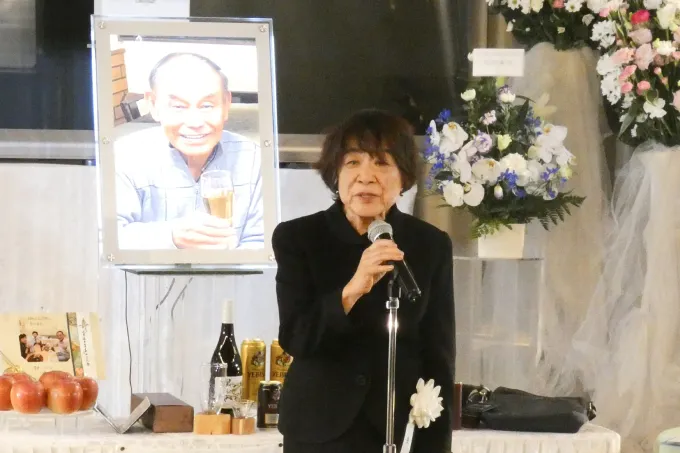 感謝を伝える奥さん