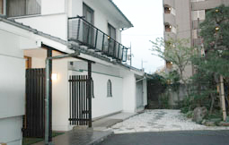 真宗寺 ア・ウン堂の外観写真