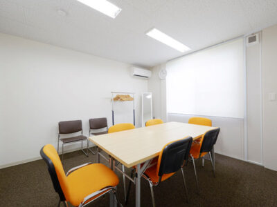 ホール縁の控室写真