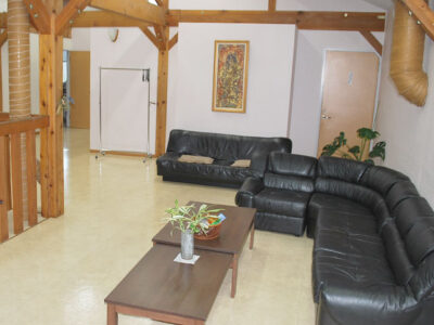 毛呂山法要殿のロビー写真