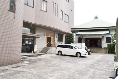 源寿院会館セレモニーホールの外観写真