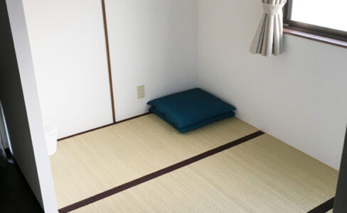 厳定院エコーホールの控室写真