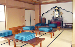 全龍寺 蓮華洞斎場の控え室写真